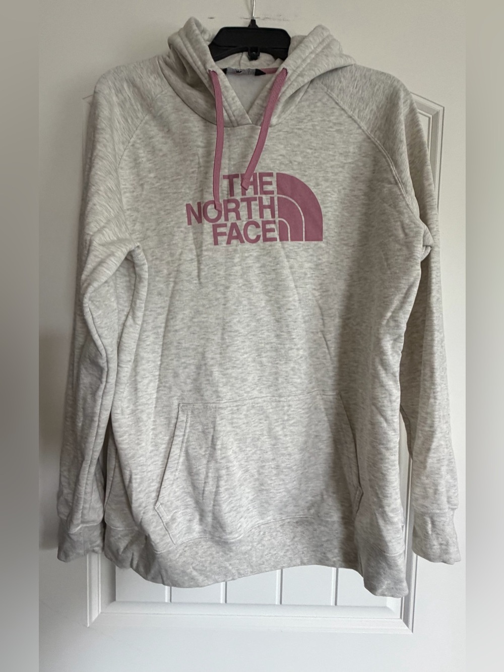 The North Face Women's Light Gray Pullover Hoodie with Pink Logo